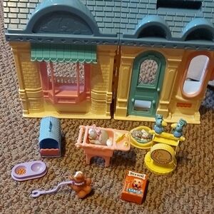Fisher-Price Pastel Dollhouse with Playful Pets